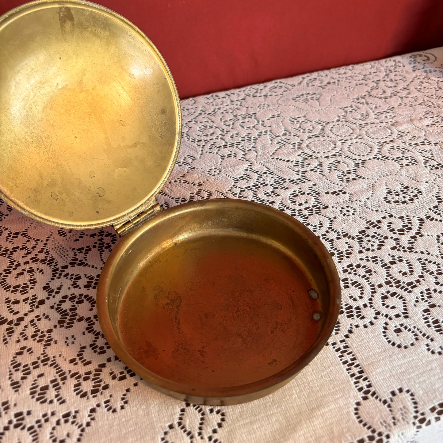 “Silent Butler” Brass Crumb Catcher