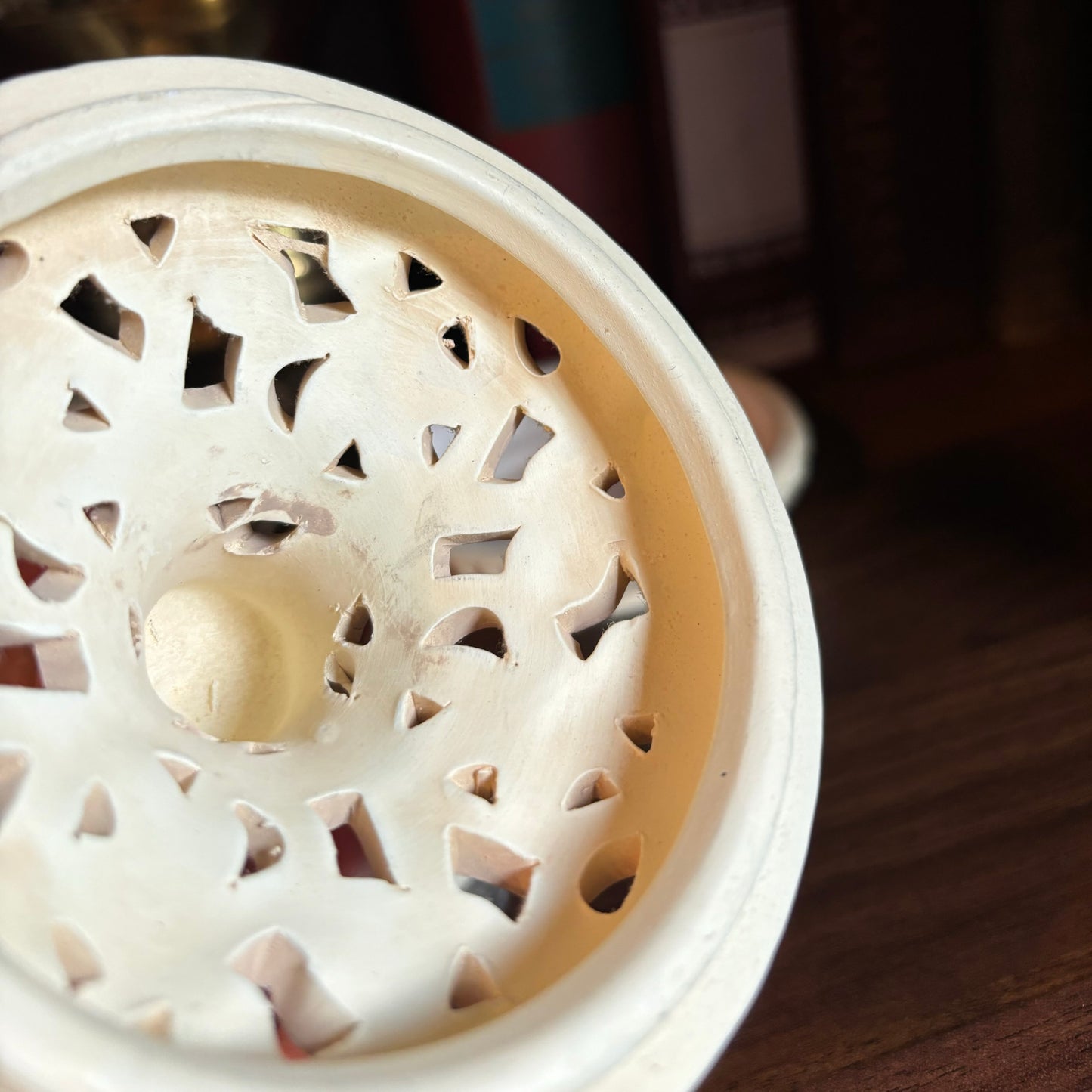 Potpourri Holder With Decorative Lid