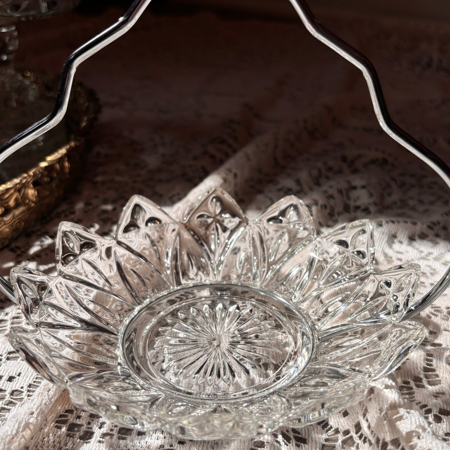 Glass Petal Serving Bowl w/ Stand