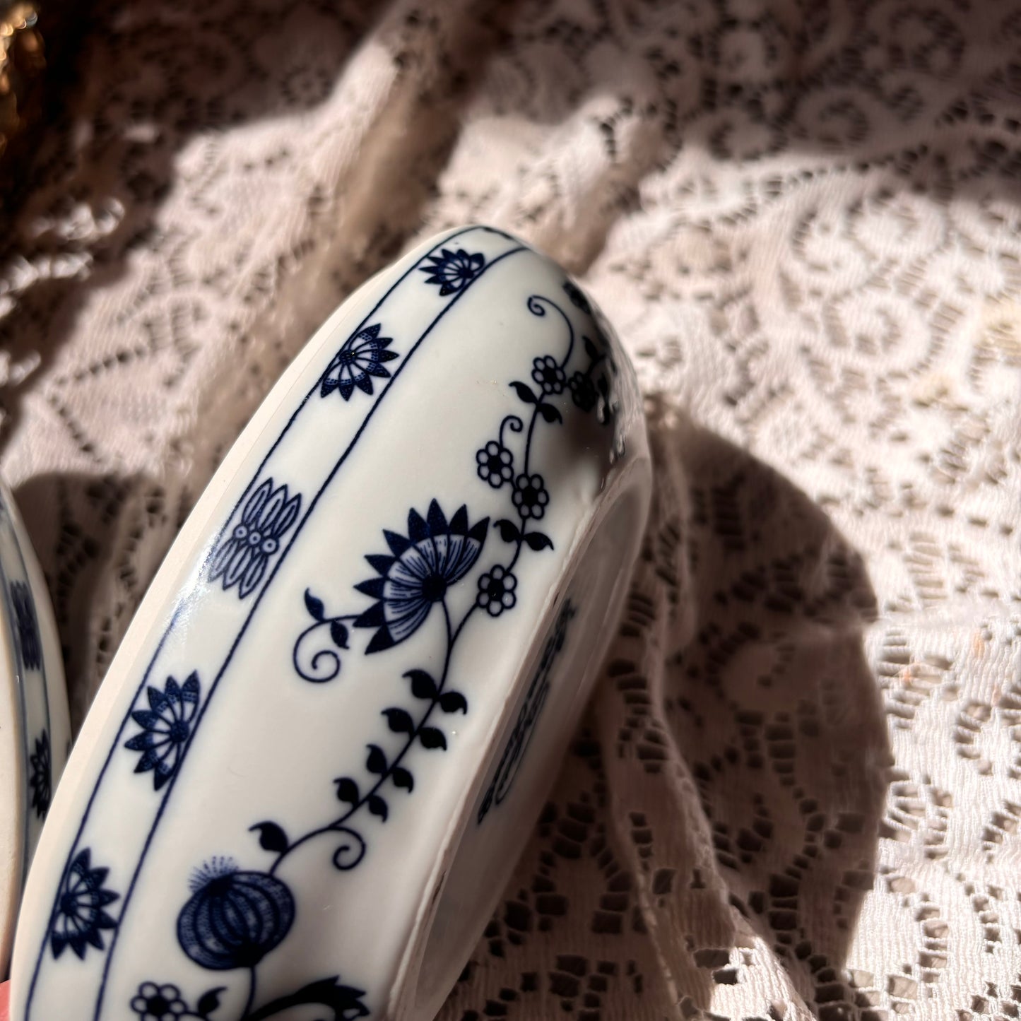 Vienna Woods Egg Trinket Box