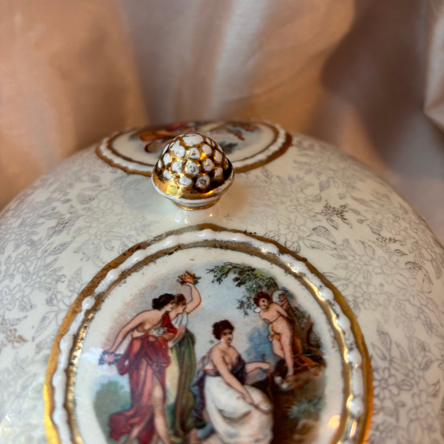 Empire Ware England Shelton Porcelain Dish With Lid