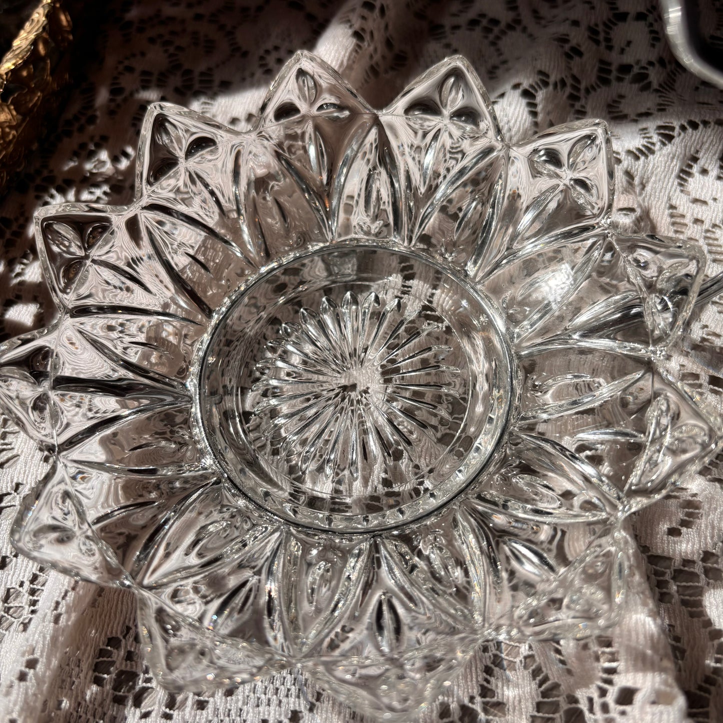 Glass Petal Serving Bowl w/ Stand