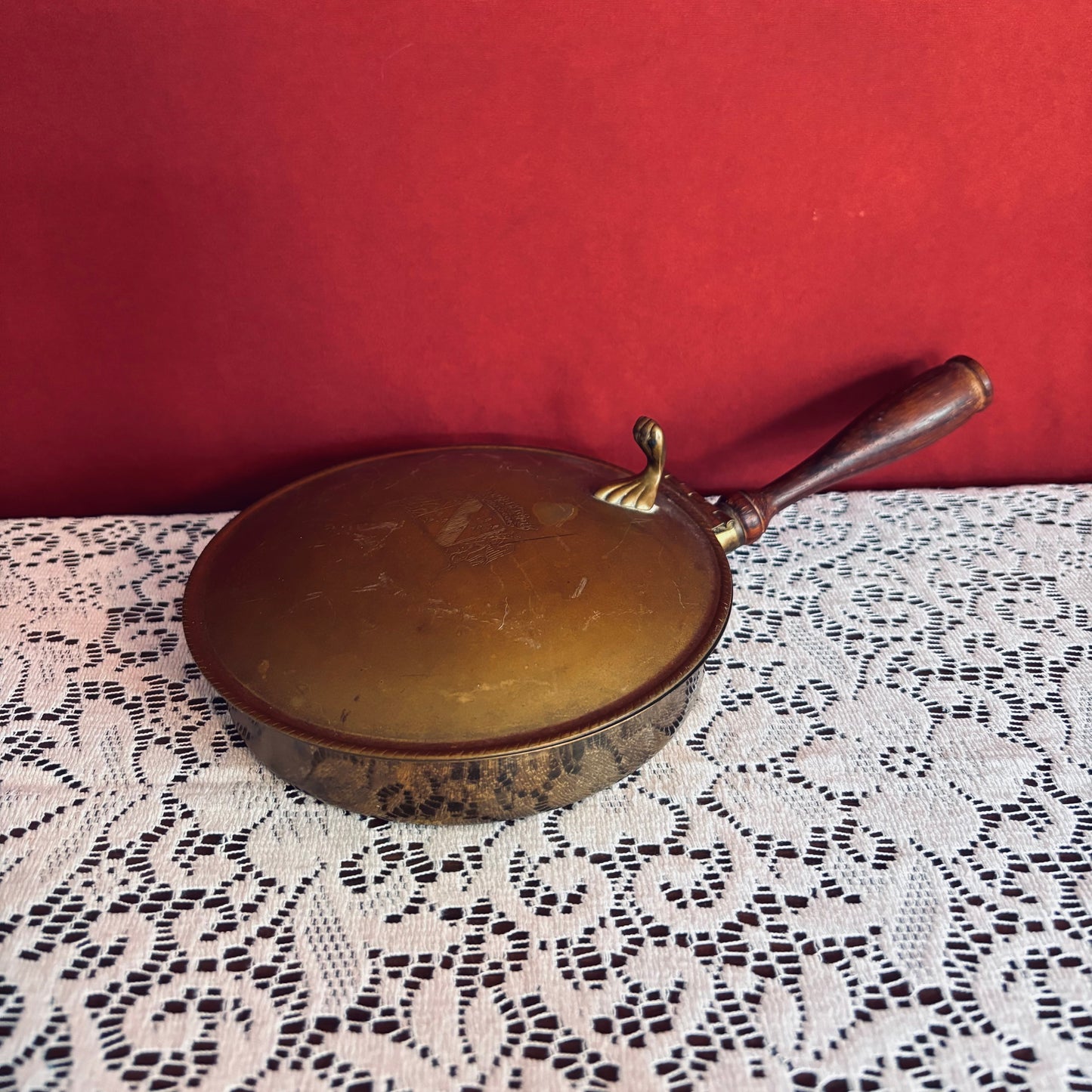 “Silent Butler” Brass Crumb Catcher