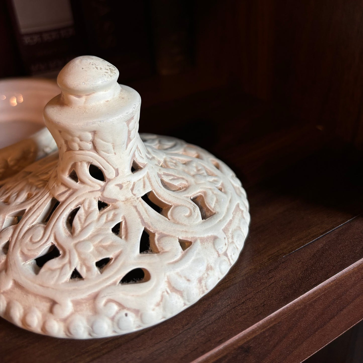 Potpourri Holder With Decorative Lid